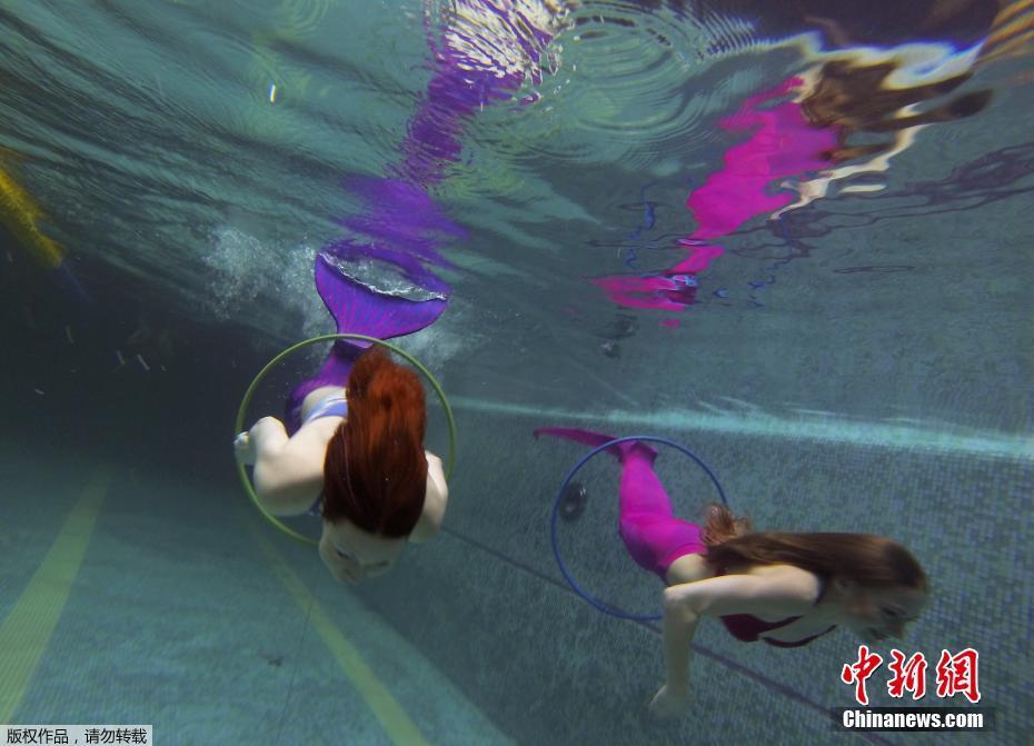 莫斯科開設美人魚培訓學校 水中展示曼妙身姿