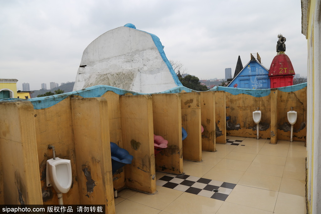 重慶：各式奇葩廁所集中亮相 無性別、宮殿式、露天廁所吸睛