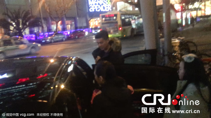 賈靜雯再產(chǎn)女三胎三個公主 818女星中的女兒專業(yè)戶