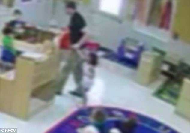 令人發(fā)指 幼兒園男老師居然這樣對孩子