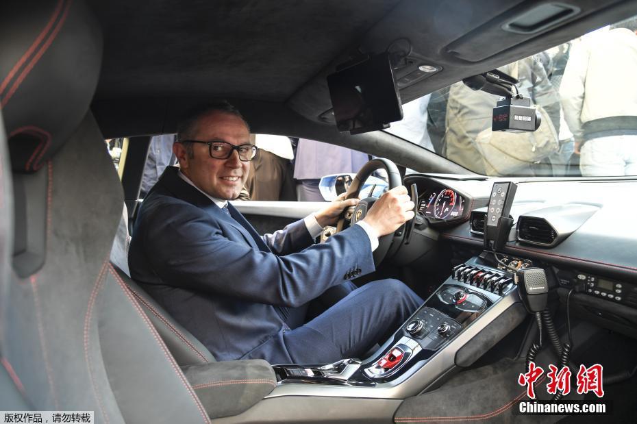 壕氣沖天！意大利警察局獲贈蘭博基尼警車