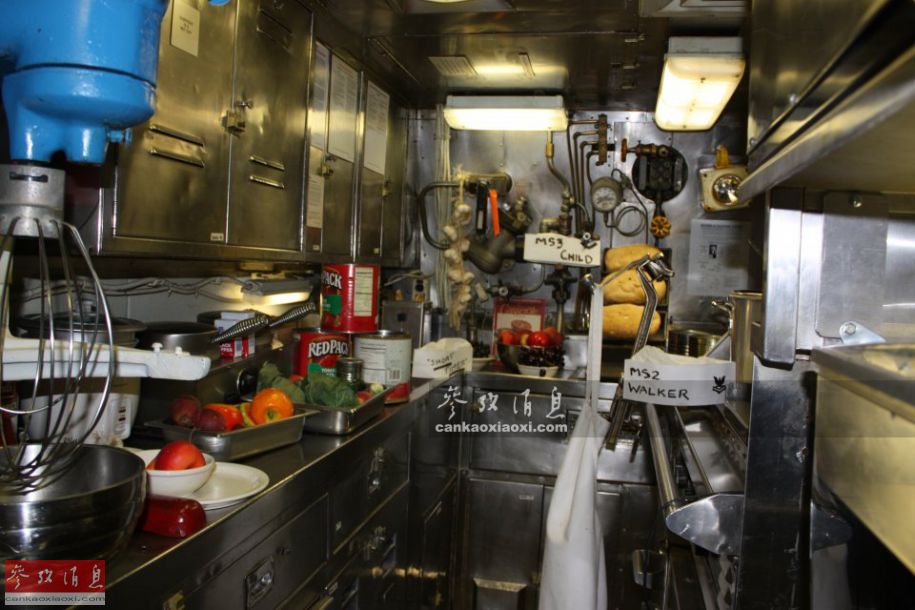 中美法PK潛艇伙食：中國(guó)可海底包餃子