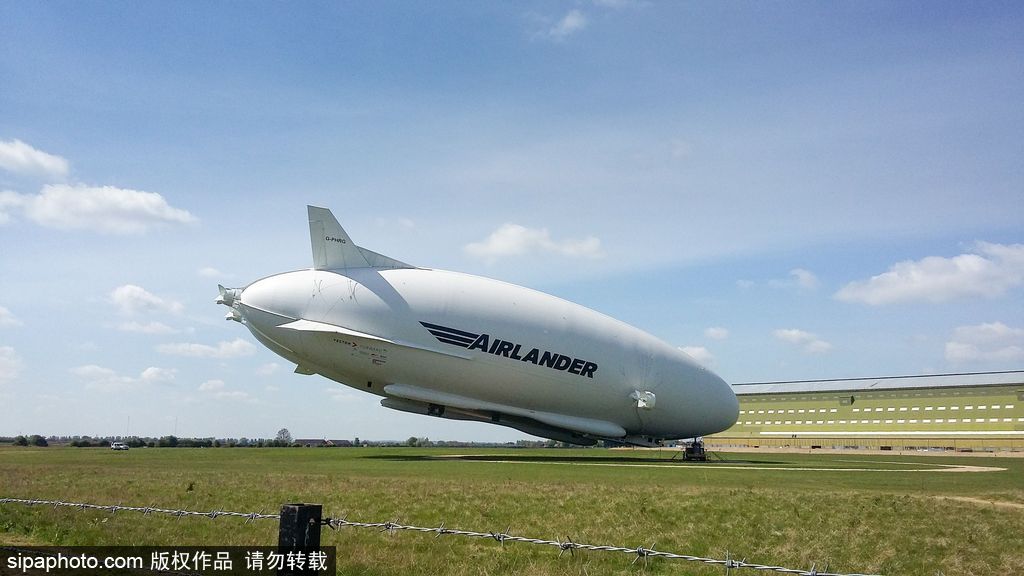全球最大飛行器Airlander 10準(zhǔn)備起航 再次跳起“電臀舞”