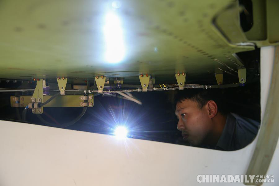 C919 你不是一架飛機在戰(zhàn)斗