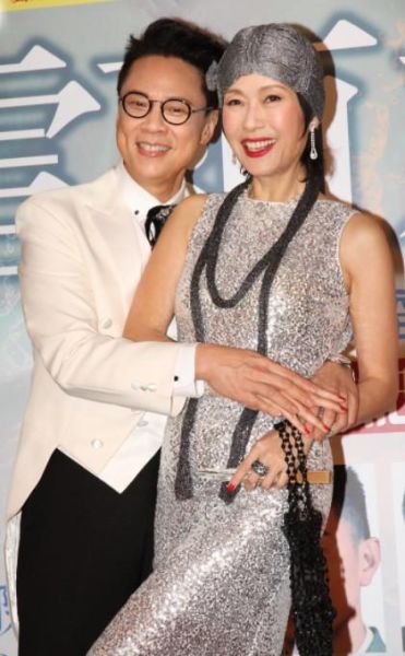 54歲葉童秀性感 網友:許仙也可以很