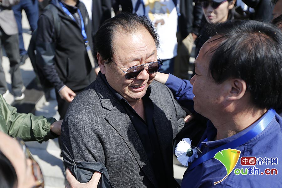 導(dǎo)演楊潔今日遺體告別 三位唐僧扮演者同送花圈