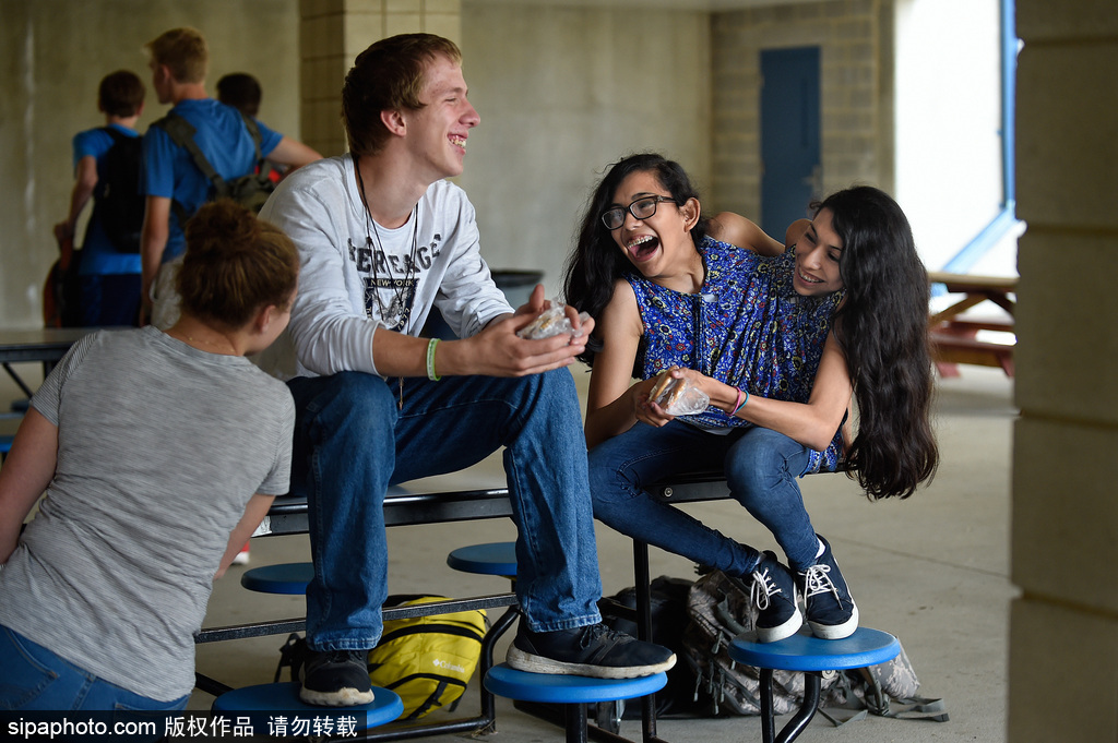 美國16歲連體姐妹拒做分離手術 她們的決定讓人無法理解