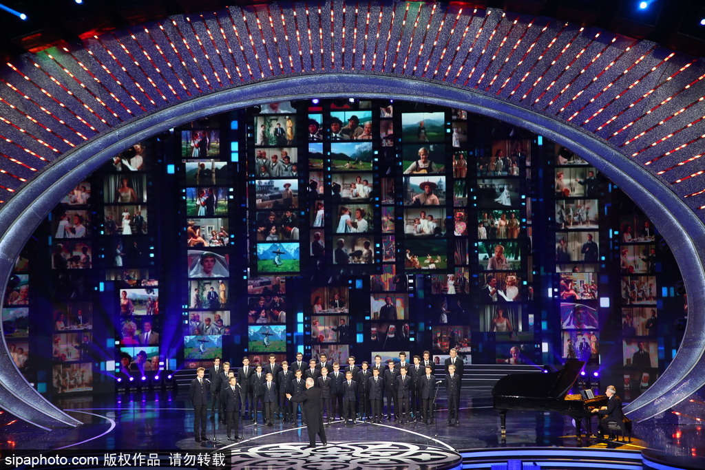 第七屆北京電影節：95歲秦怡坐輪椅現身閉幕式 林志玲與讓·雷諾俏皮頒獎