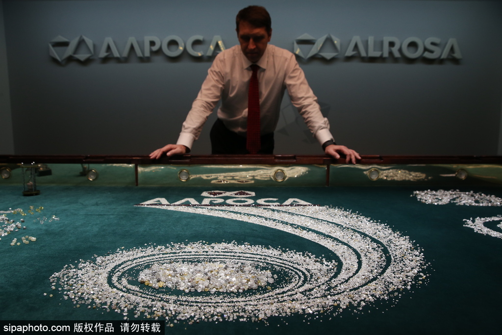 炫酷上天！俄羅斯鉆石分揀中心 超多美鉆大匯聚