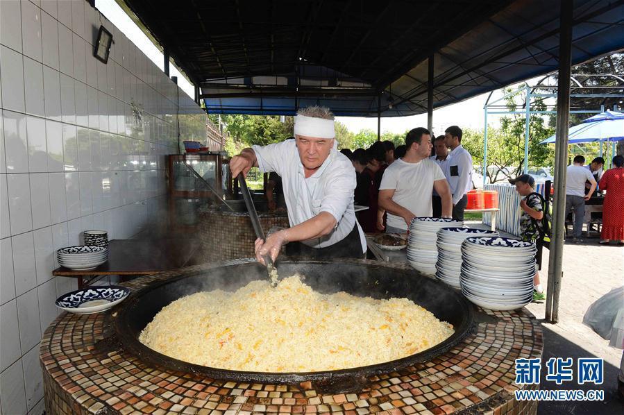 一帶一路·好味道｜烏茲別克斯坦傳統美食——抓飯