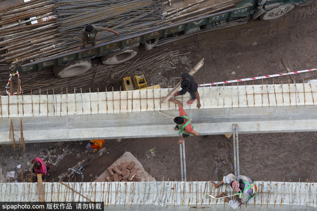 用生命在工作！實拍孟加拉國建筑工人的高危工作