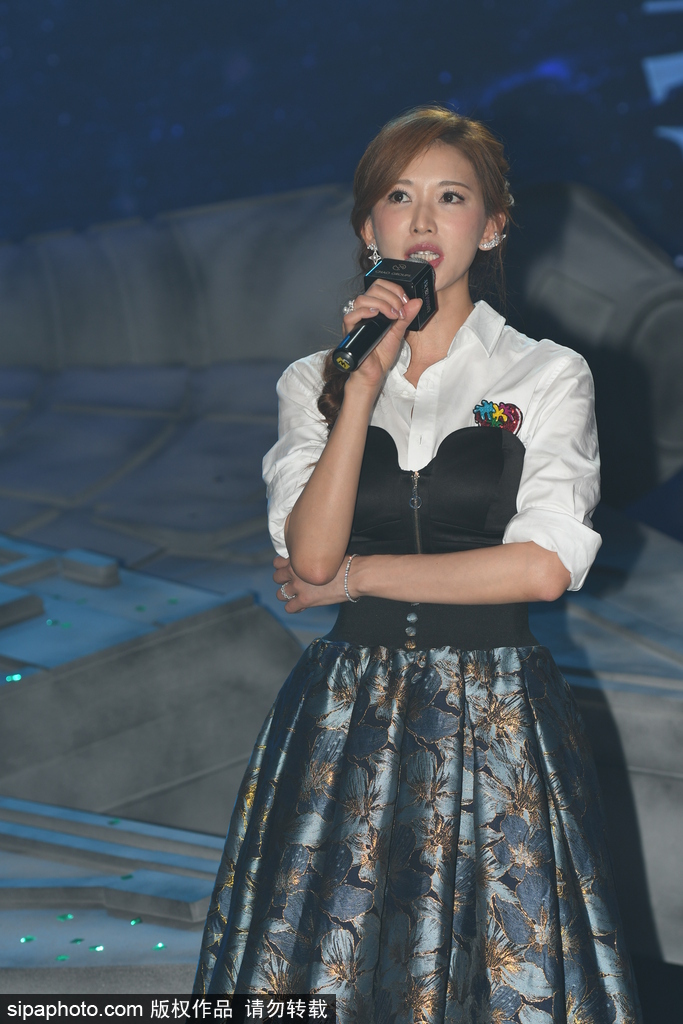 林志玲為好友助陣站臺 麻花辮亮相盡顯少女情懷