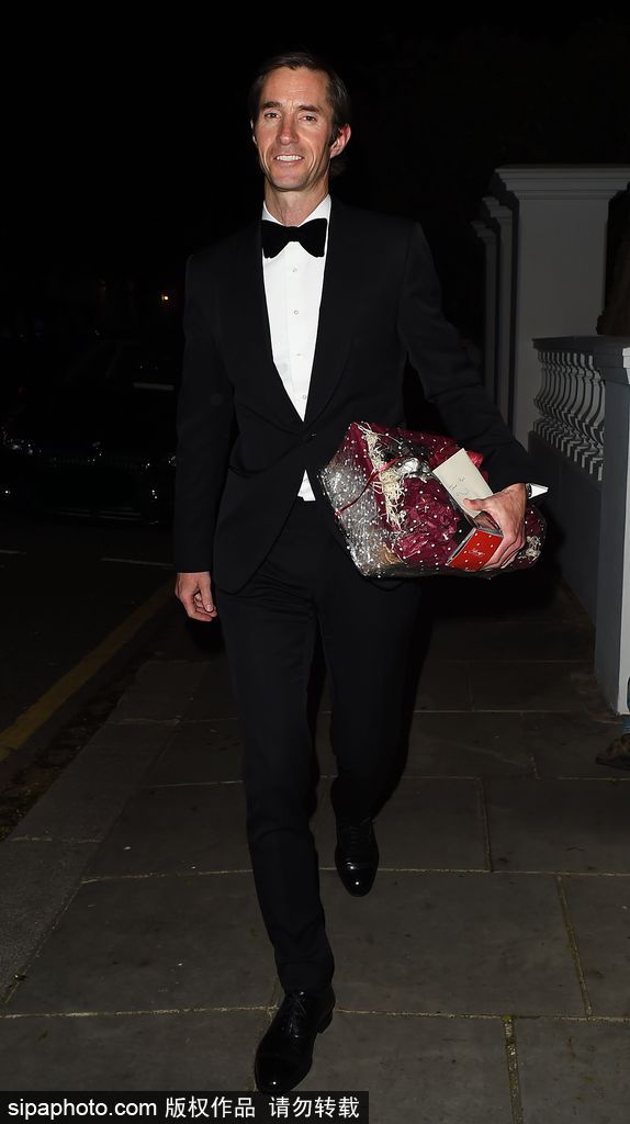 大婚在即？凱特王妃胞妹與高富帥未婚夫夜晚現(xiàn)身笑容燦爛