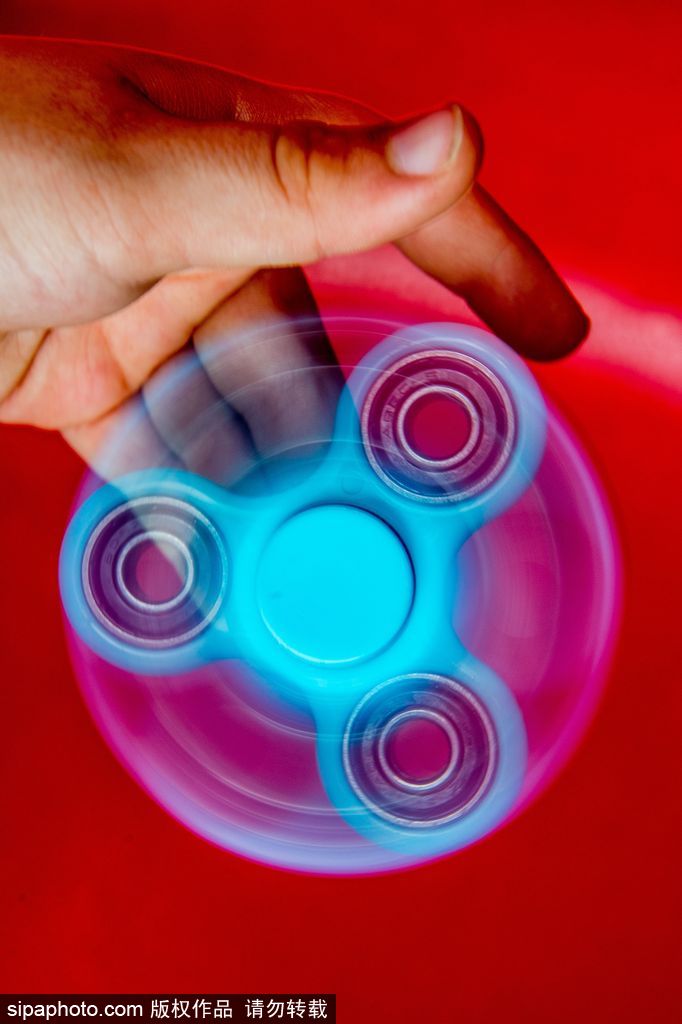 英國指尖陀螺風(fēng)靡全球