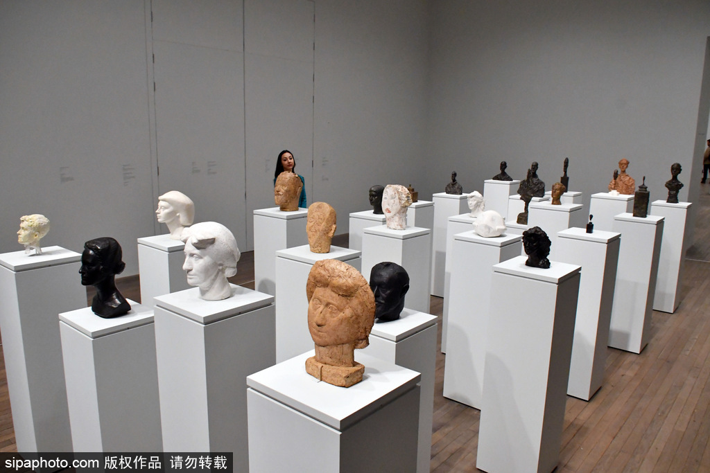 這藝術作品你能看懂？走近瑞士超存在主義雕塑大師賈科梅蒂藝術展