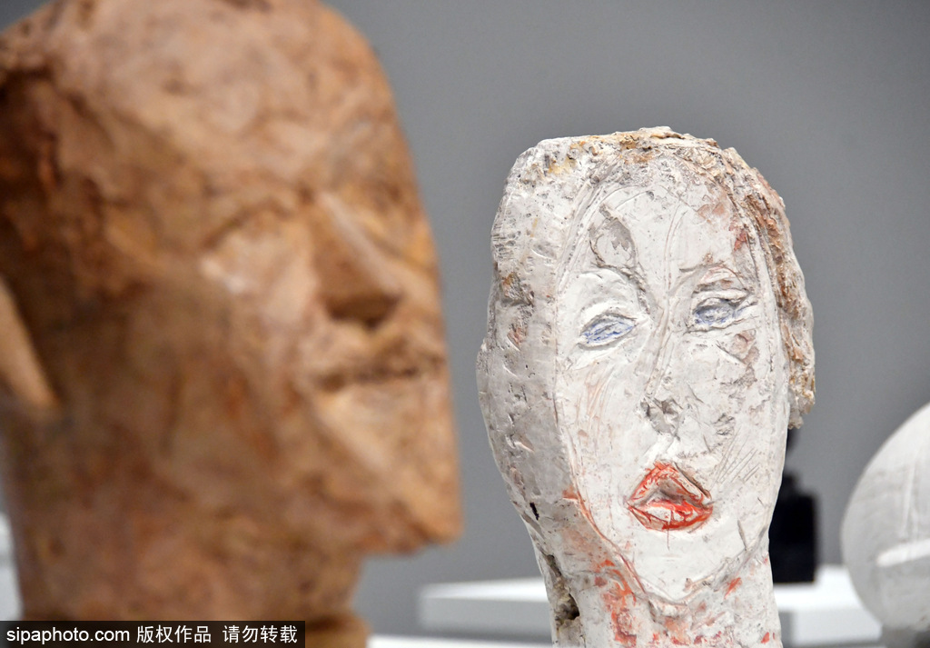 這藝術作品你能看懂？走近瑞士超存在主義雕塑大師賈科梅蒂藝術展