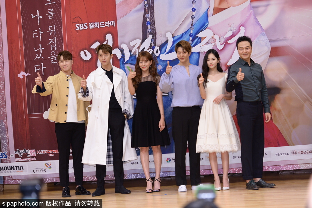 韓劇《我的野蠻女友》發(fā)布會(huì) 元?dú)饷滥兄茉慌前鼑u萌