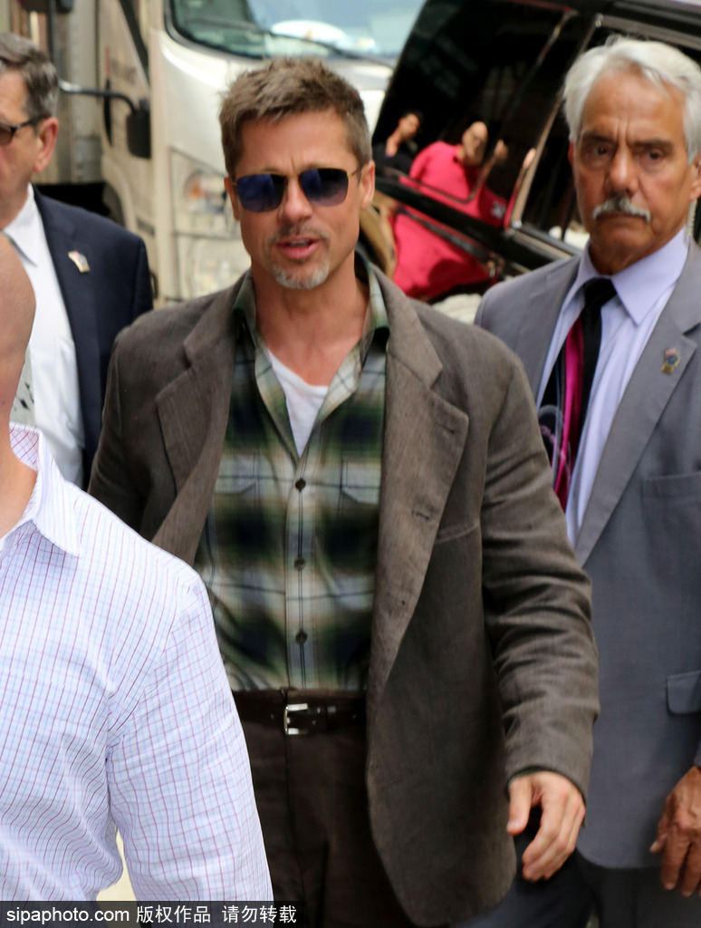 愛上復(fù)古風(fēng)？布拉德·皮特示范懷舊風(fēng)穿搭