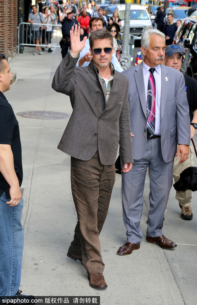 愛上復(fù)古風(fēng)？布拉德·皮特示范懷舊風(fēng)穿搭