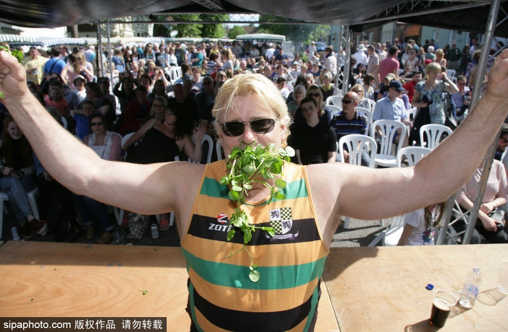 舌尖上的美食？英國吃豆瓣菜大賽眾選手大快朵頤瘋狂塞菜