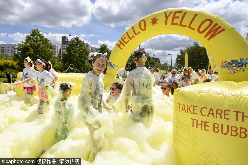 地球上最開心的五公里！英國泡泡跑歡樂來襲嗨翻天