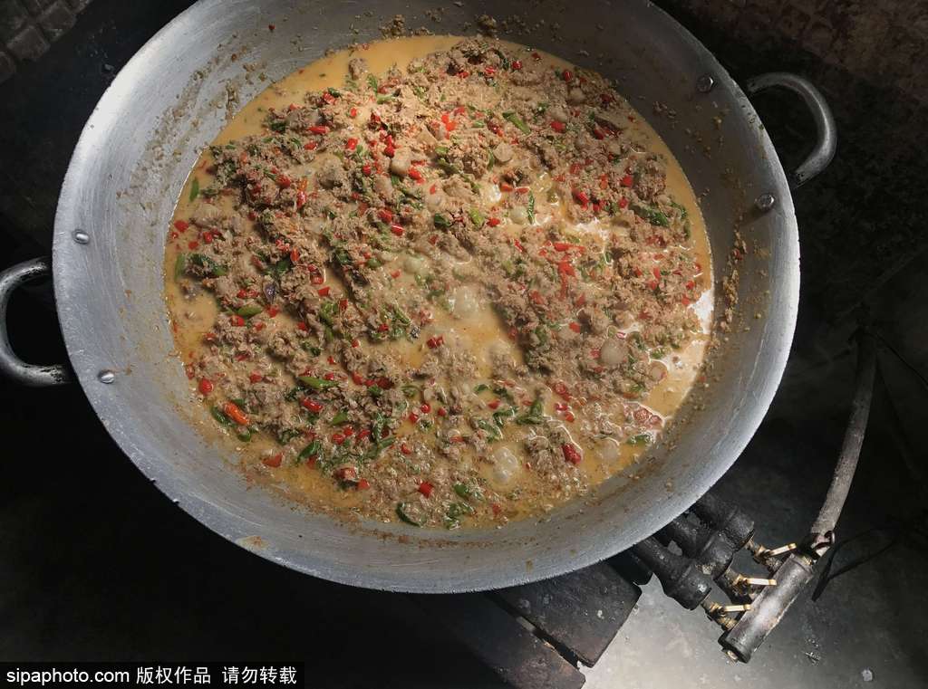 辣心！菲律賓舉辦吃辣椒大賽 參賽者體驗7公斤辣椒奇葩菜