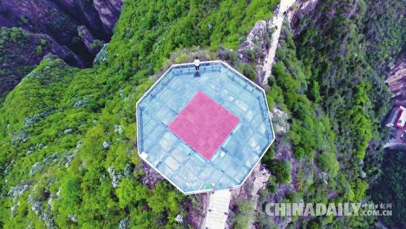 天險公路成“網紅”（組圖）