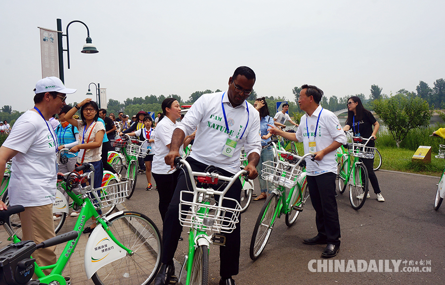“綠色騎行”迎世界環(huán)境日