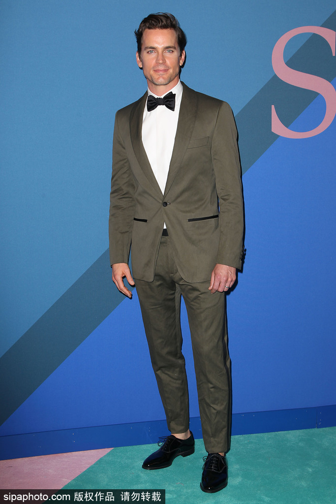 “孔雀”馬特·波莫帥氣挺拔 湛藍色瞳孔深情款款