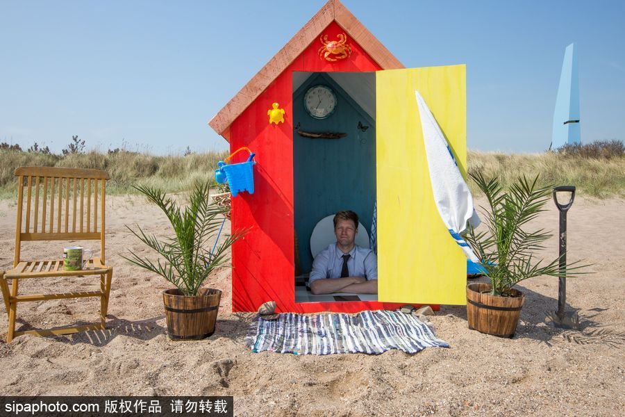 英國奇葩發明家打造世界首座海灘地下小屋