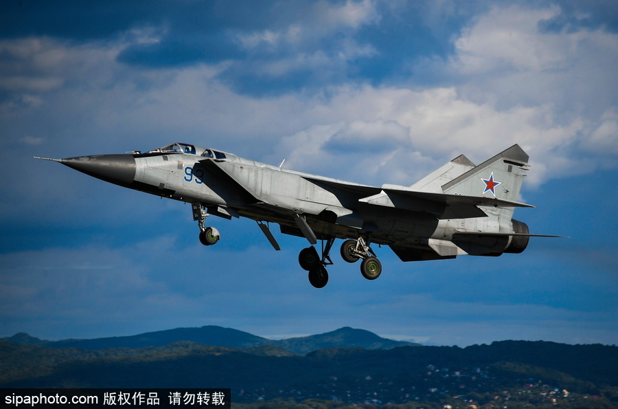 沖上云霄 俄羅斯戰機航空團訓練大片既視感