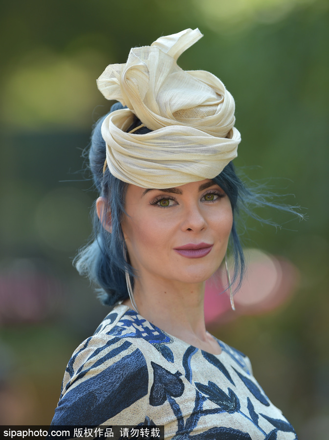 英國皇家阿斯科特賽馬會開幕 美女云集“貌美如花”