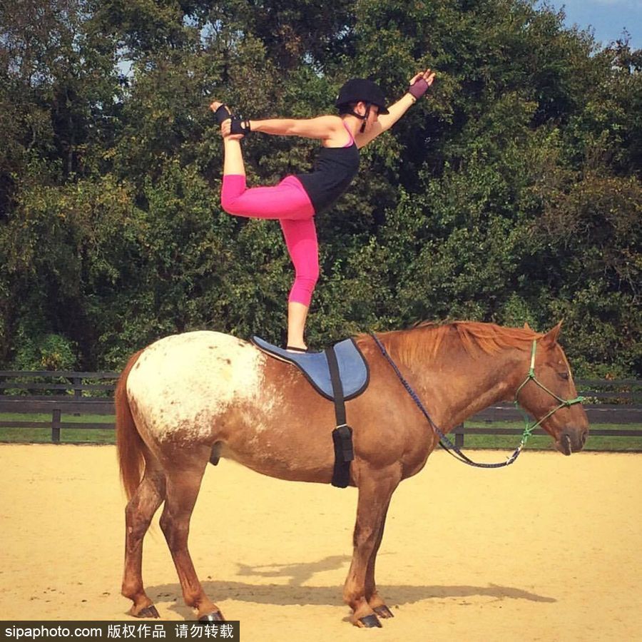 請收下我的膝蓋！國際瑜伽日盤點全球超牛瑜伽大神