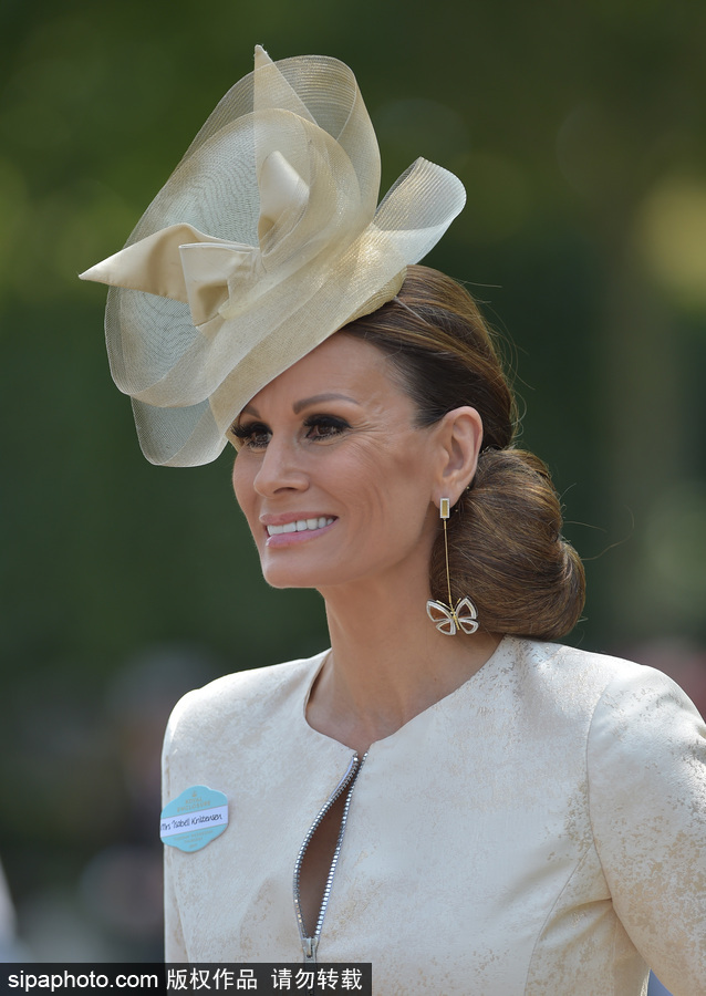 英國皇家賽馬會次日集錦 如花美帽吸引眼球