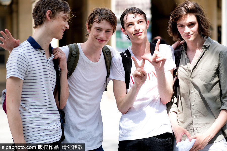 浪漫慵懶 帶你走進巴黎街頭型男靚女的潮流日常