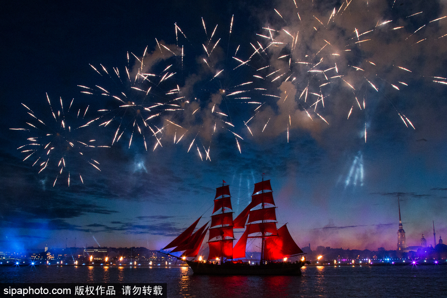 最“紅”的畢業慶典：直掛云帆濟滄海 俄羅斯舉行“紅帆節”慶祝學生畢業
