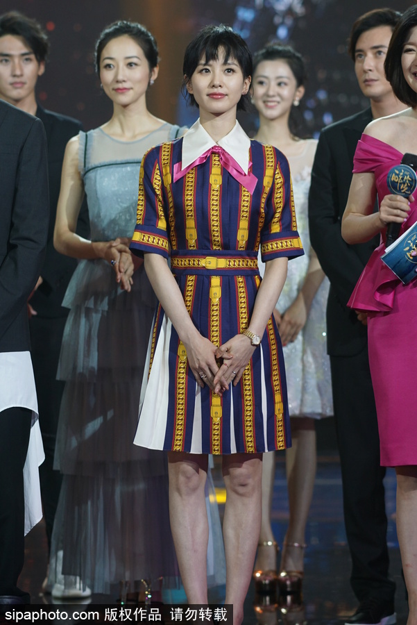 電視劇《醉玲瓏》開播盛典 劉詩詩優(yōu)雅亮相陳偉霆現(xiàn)場(chǎng)耍寶