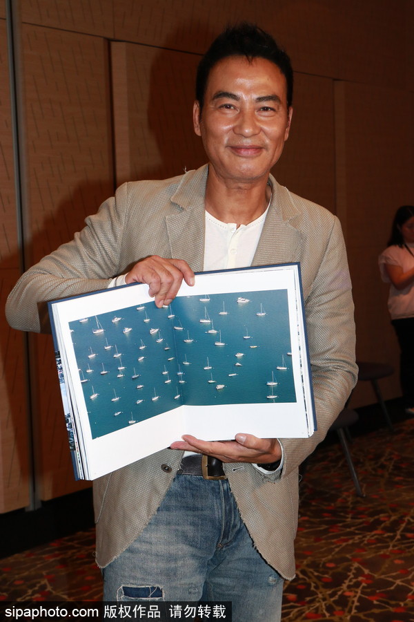 驚不驚喜意不意外！任達華出攝影集 花費七個月精心制作