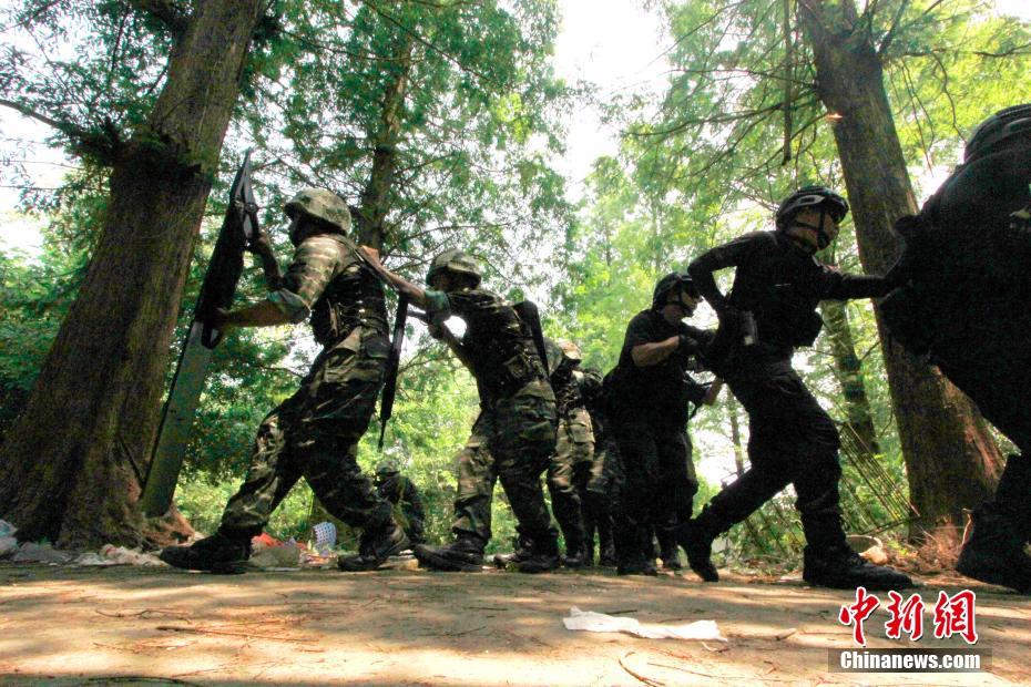 浙江開展“武警+特警”聯(lián)合反恐特戰(zhàn)訓練