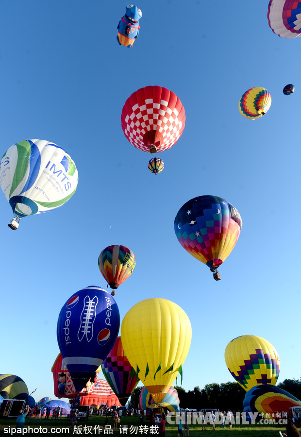 美新澤西州熱氣球節開幕 五彩繽紛扮靚天空