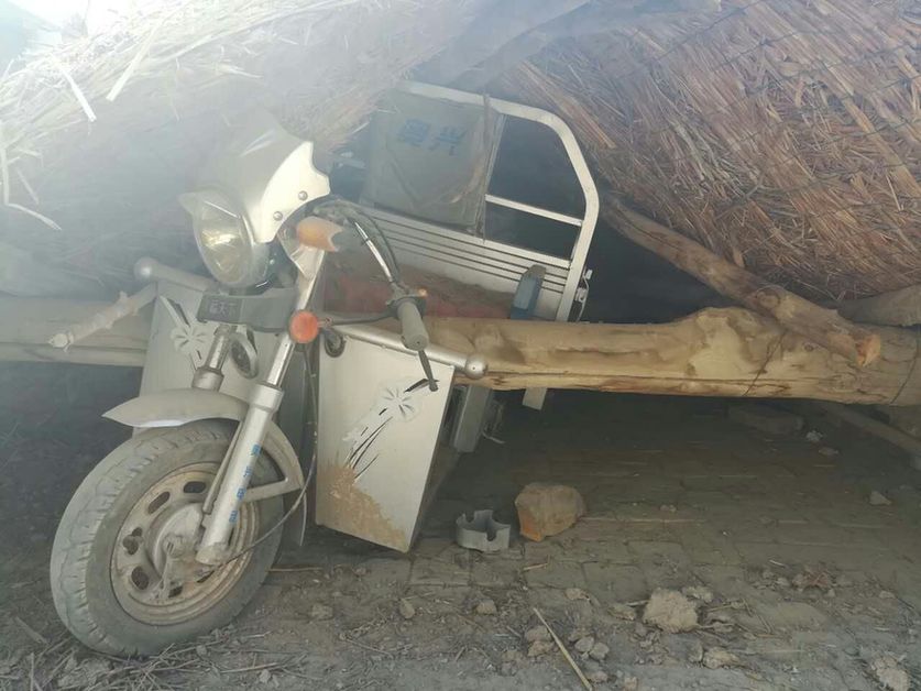 新疆軍區全力做好精河縣抗震救災工作 上百名官兵展開救援