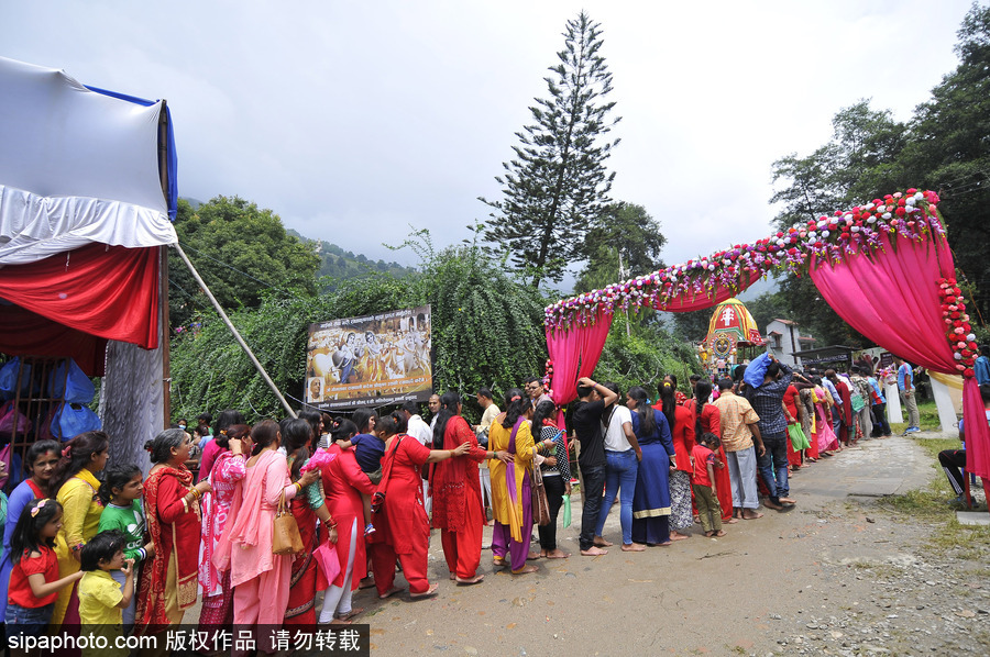“節日之邦”的傳統節慶 尼泊爾歡慶克利須那降生節