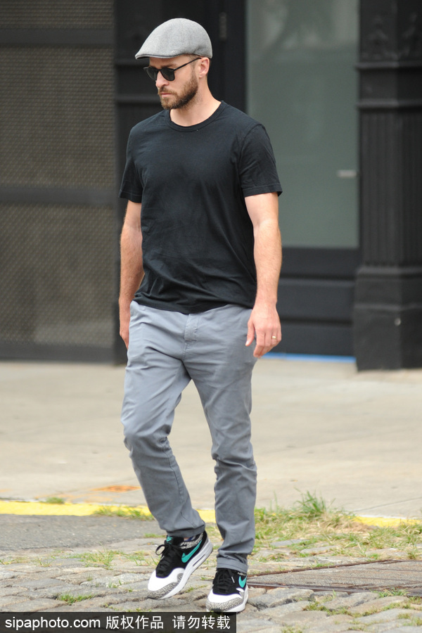 “賈老板”賈斯汀·汀布萊克出街 墨鏡加貝雷帽壓頭低調現身