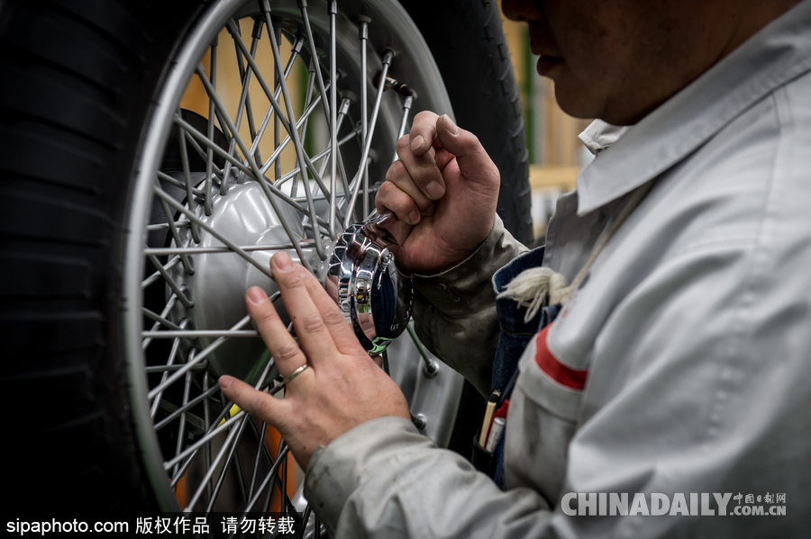 現代與復古的結合 純電動賽車懷舊外型炫酷十足