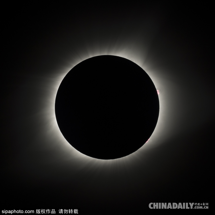 實拍美國德克薩斯州萊昂縣上空超級日全食