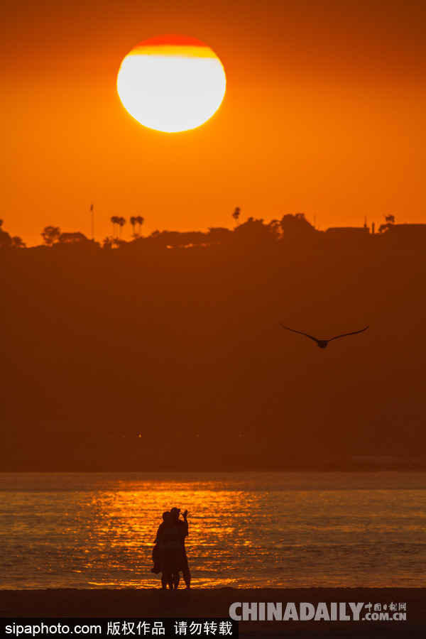 美國諾馬角日落風光 殘陽映照景色迷人