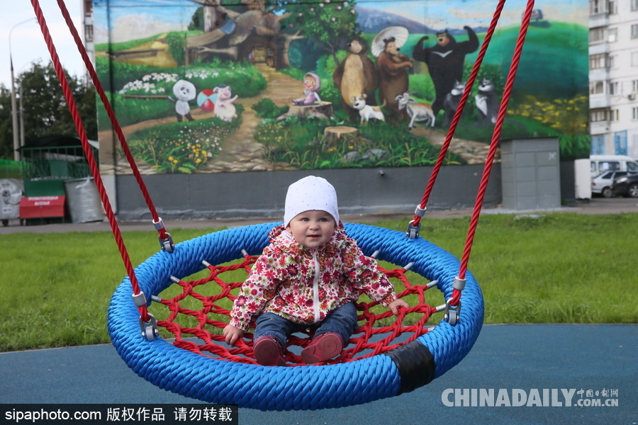 走進莫斯科的游樂場休閑區 兒童玩耍天真爛漫