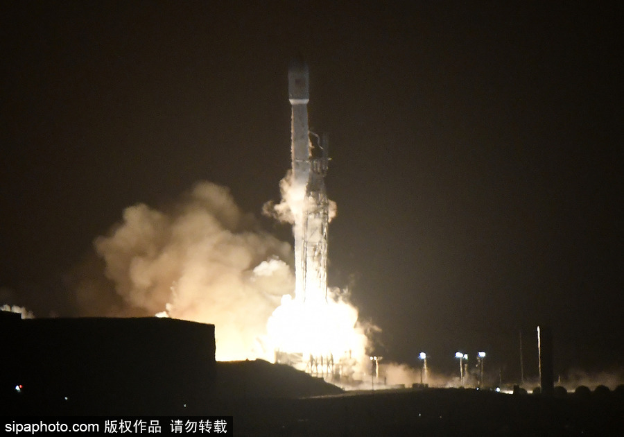 SpaceX獵鷹9號火箭發射10顆銥衛星 成功海上回收