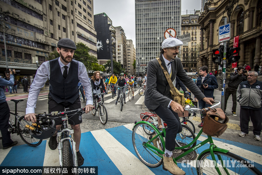 圣保羅舉行復古騎行活動 紳士淑女裝重溫經典