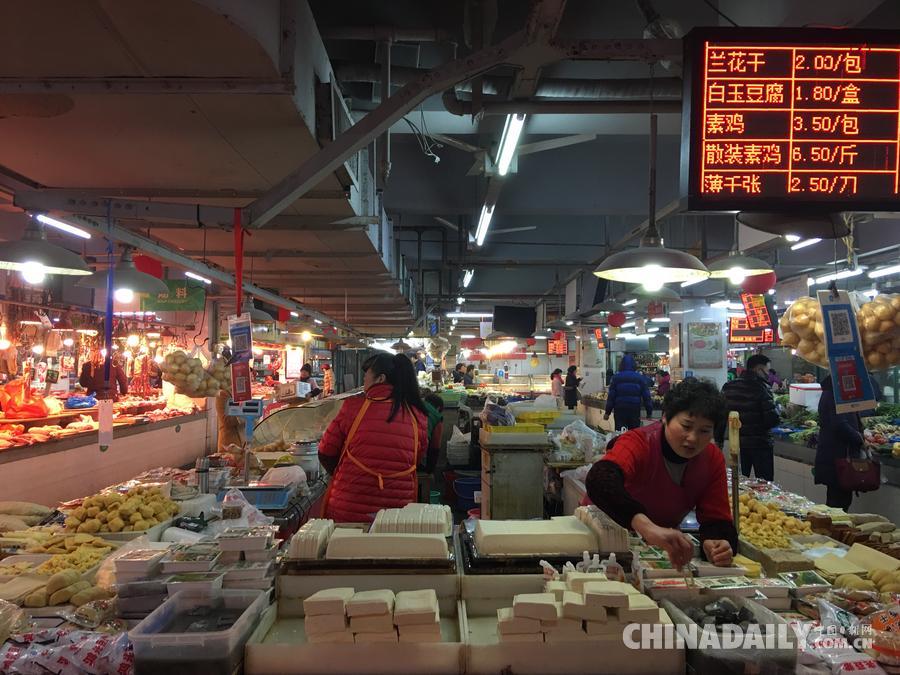 低溫冰雪中，一座城市的溫暖24小時——記錄那些在極端天氣下默默維持城市運轉的普通人